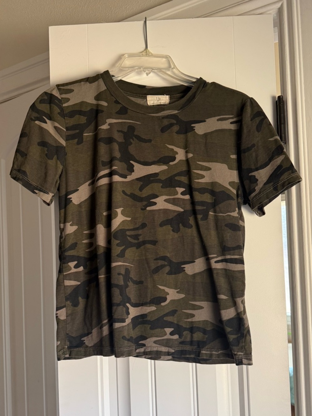 T.la Anthropologie Green Camo Cotton Short Sleeve Tee Shirt Top Womens XS EUC